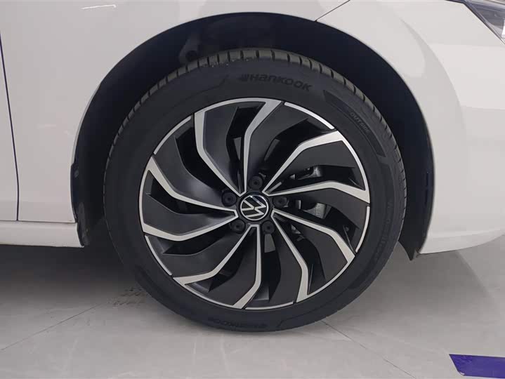 Фото 6 - Volkswagen Golf