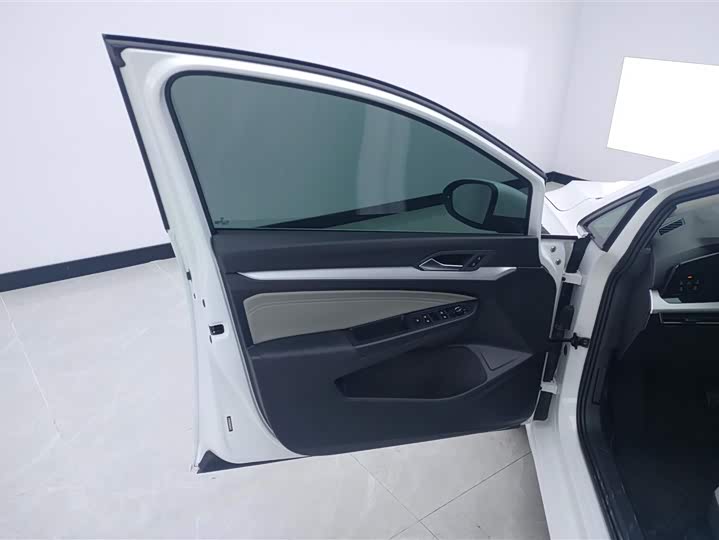 Фото 7 - Volkswagen Golf