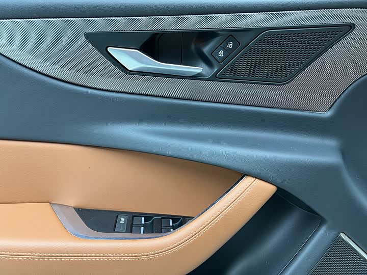 Фото 5 - Jaguar XE L