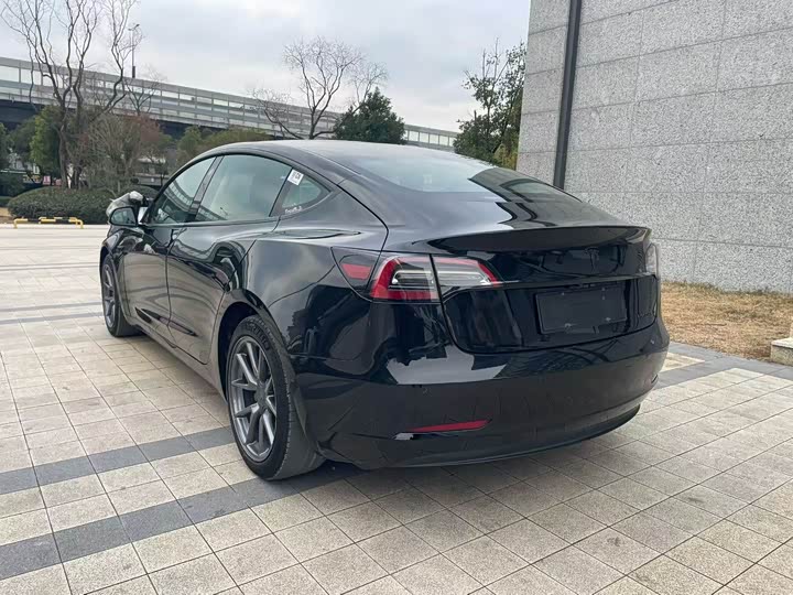 Фото 7 - Tesla Model 3