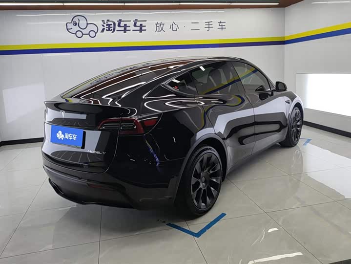 Фото 3 - Tesla Model Y