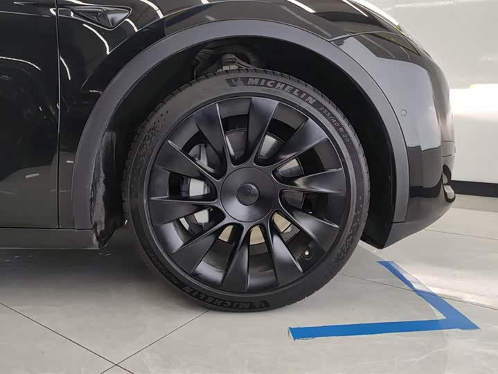 Фото 6 - Tesla Model Y