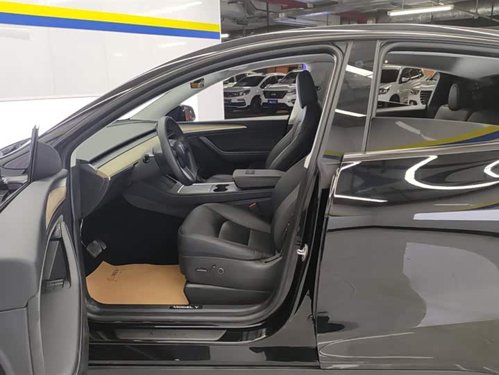 Фото 9 - Tesla Model Y