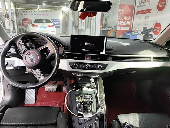 Фото 3 - Audi A4L