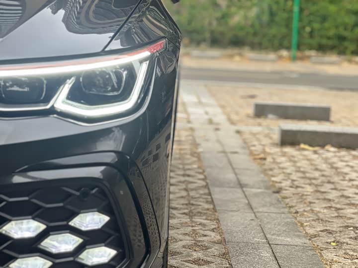 Фото 8 - Volkswagen Golf GTI