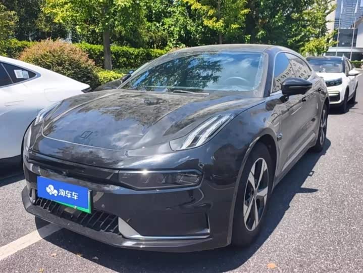 Фото 1 - Zeekr 001