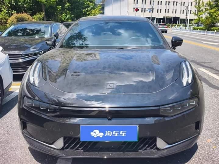 Фото 2 - Zeekr 001