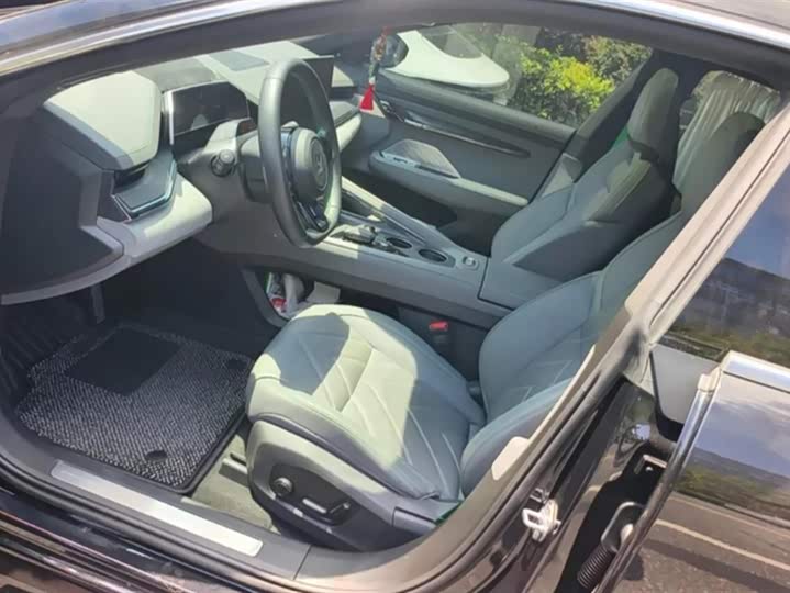 Фото 9 - Zeekr 001