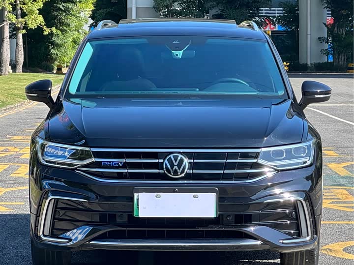 Фото 2 - Volkswagen Tiguan L Hybrid