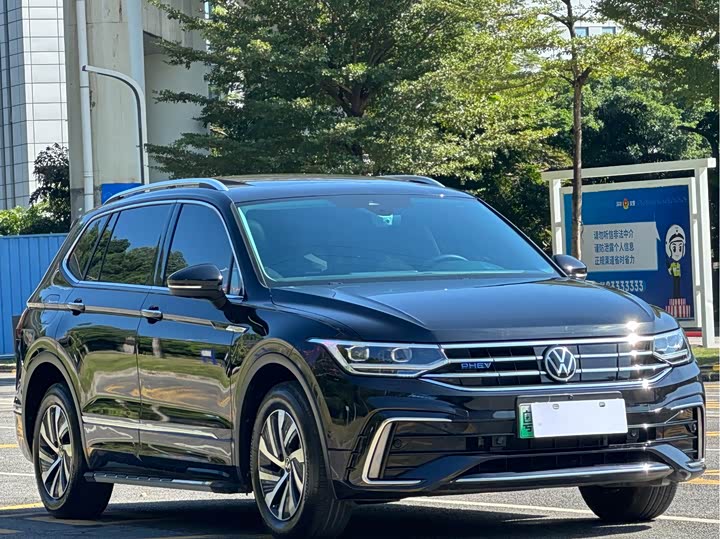 Фото 3 - Volkswagen Tiguan L Hybrid
