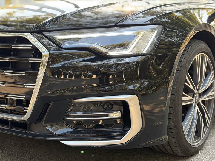 Фото 3 - Audi A6L