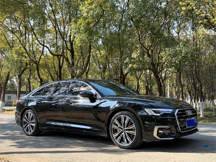 Фото 4 - Audi A6L