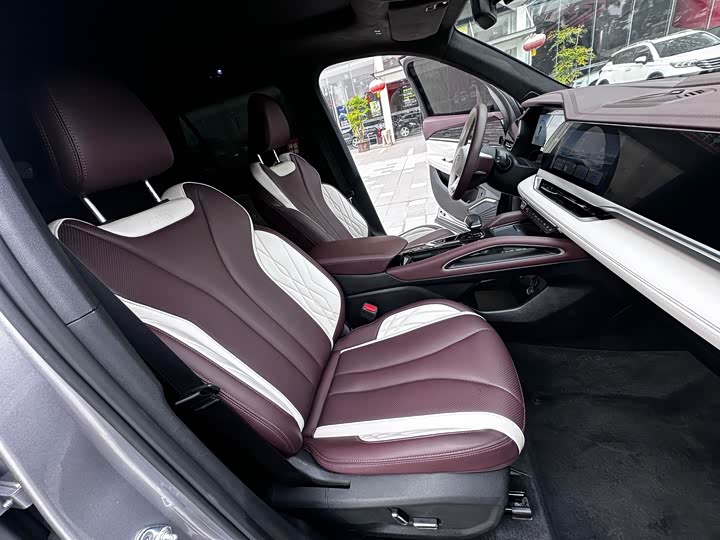 Фото 7 - Geely Monjaro