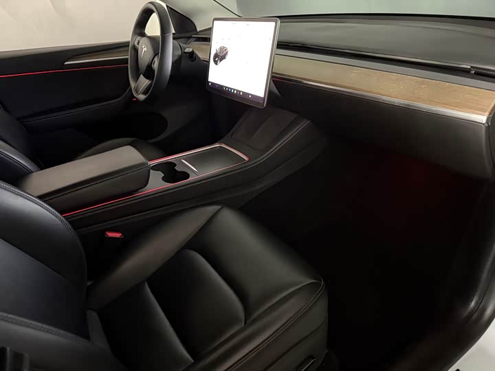 Фото 4 - Tesla Model Y