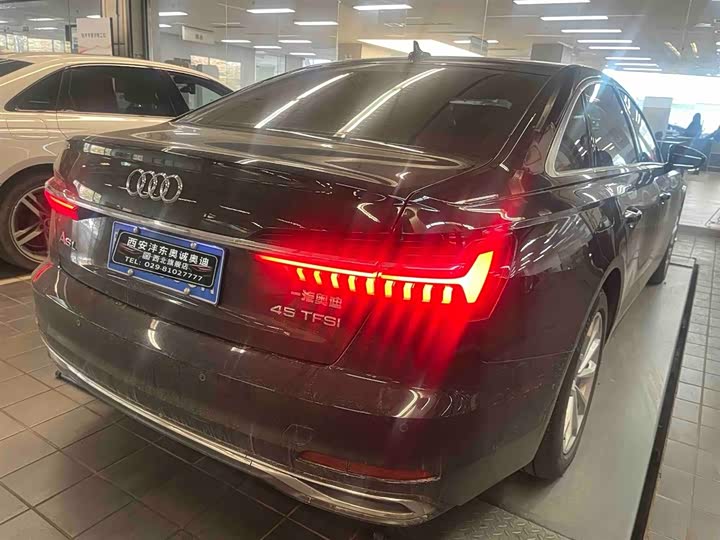 Фото 3 - Audi A6L