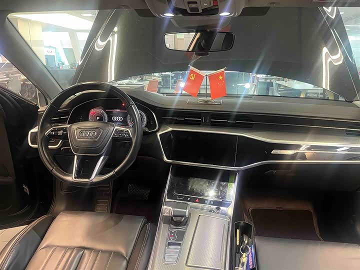 Фото 4 - Audi A6L