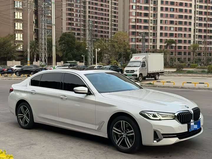 Фото 3 - BMW 5 Series