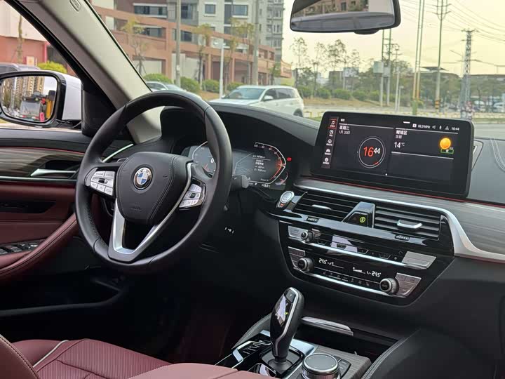 Фото 6 - BMW 5 Series