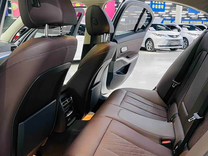 Фото 8 - BMW 3 Series