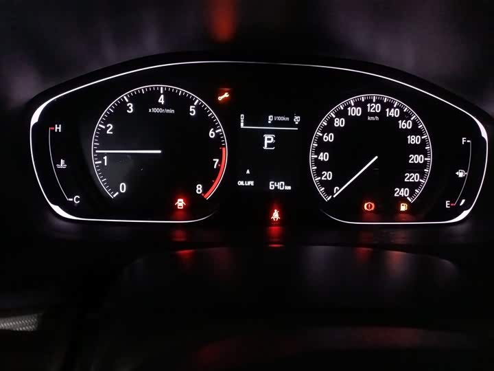 Фото 4 - Honda Accord