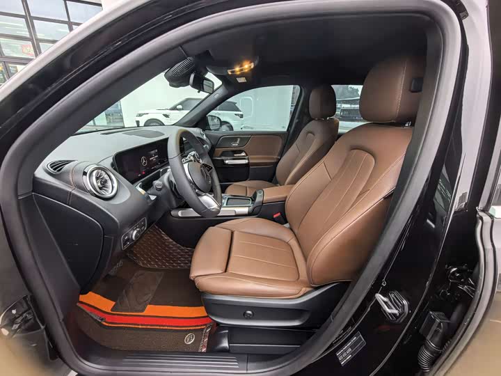 Фото 7 - Mercedes-Benz GLB-Class