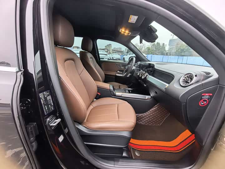 Фото 9 - Mercedes-Benz GLB-Class