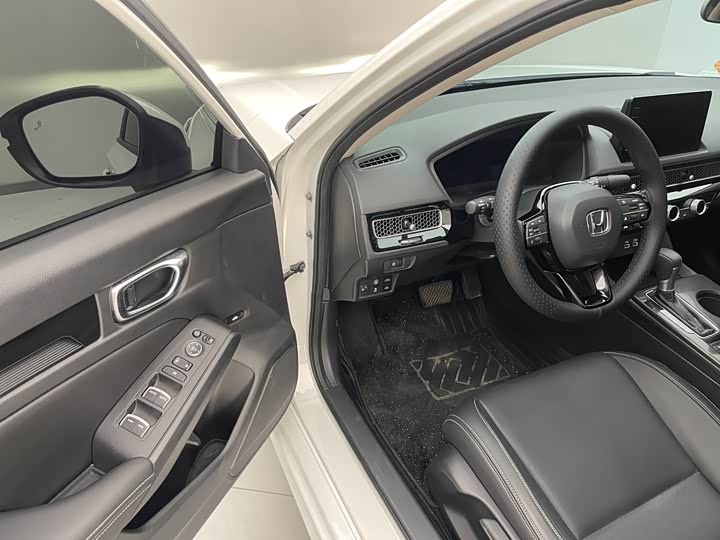 Фото 8 - Honda Civic