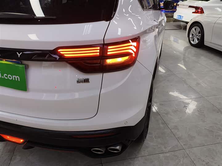 Фото 8 - Geely Coolray