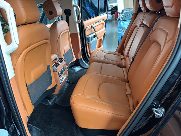 Фото 8 - Land Rover Defender