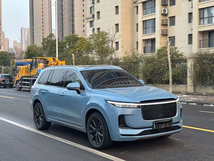 Фото 3 - LiXiang One