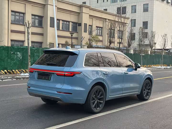 Фото 9 - LiXiang One