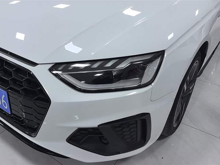 Фото 5 - Audi A4L