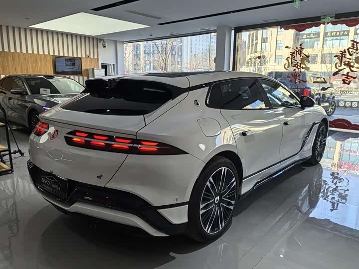 Фото 9 - Denza Z9GT