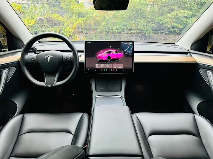Фото 6 - Tesla Model Y