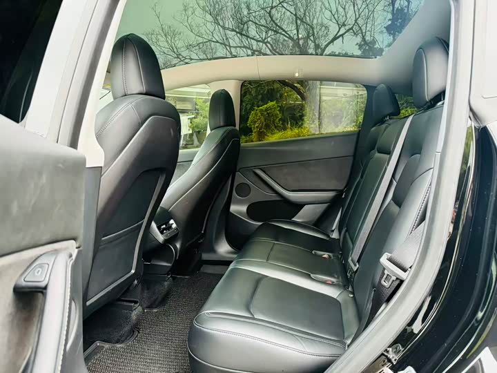 Фото 9 - Tesla Model Y