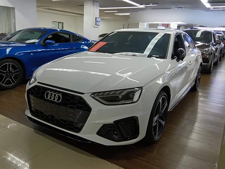 Фото 1 - Audi A4L