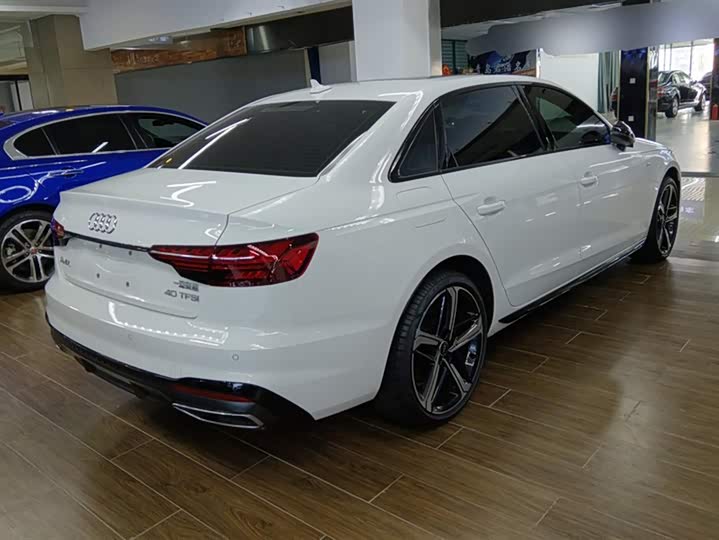 Фото 3 - Audi A4L