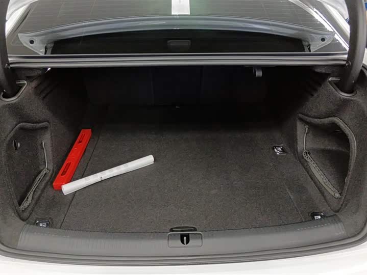 Фото 4 - Audi A4L