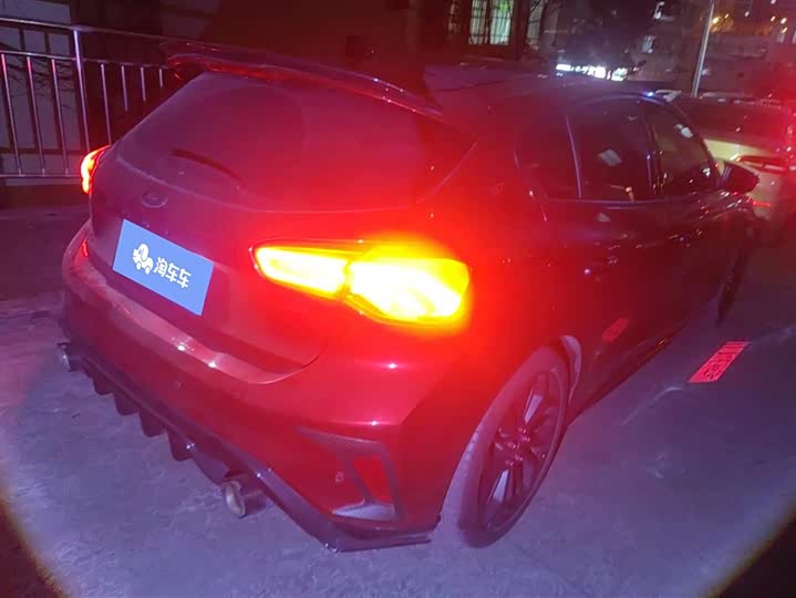 Фото 3 - Ford Focus