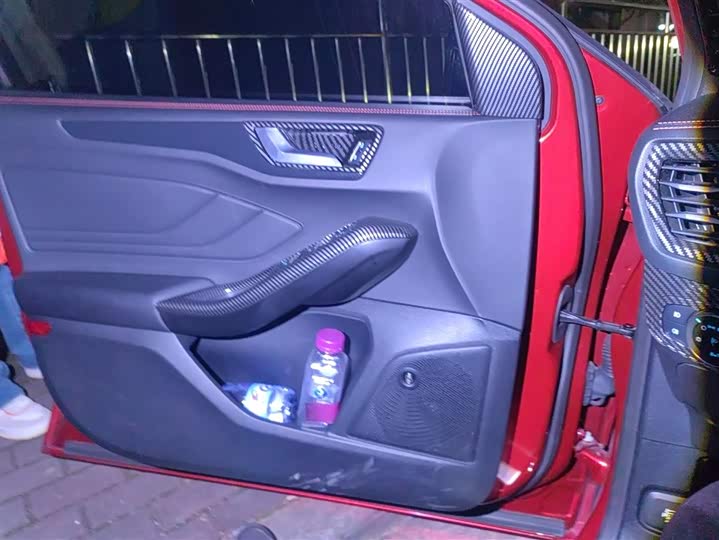 Фото 7 - Ford Focus