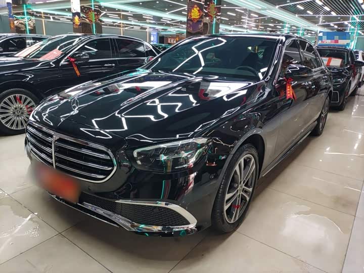 Фото 2 - Mercedes-Benz E-Class