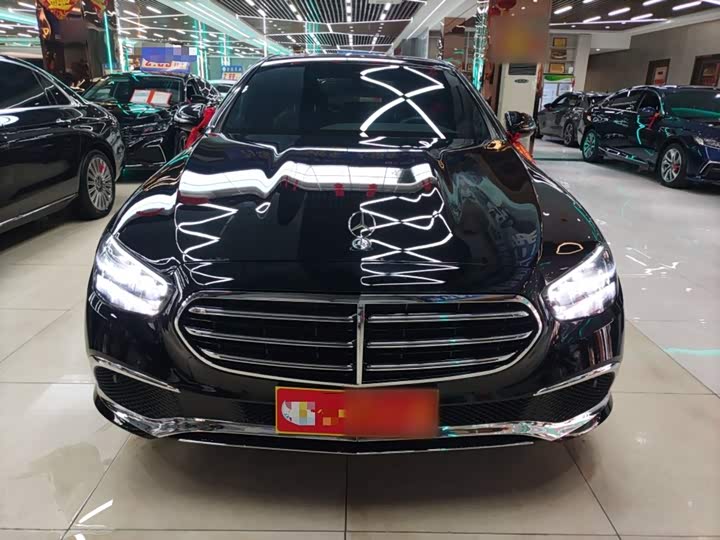 Фото 3 - Mercedes-Benz E-Class