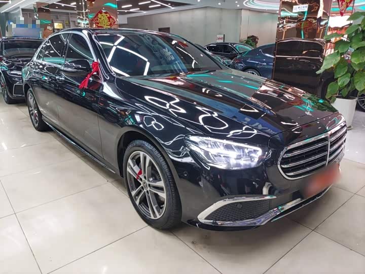 Фото 4 - Mercedes-Benz E-Class