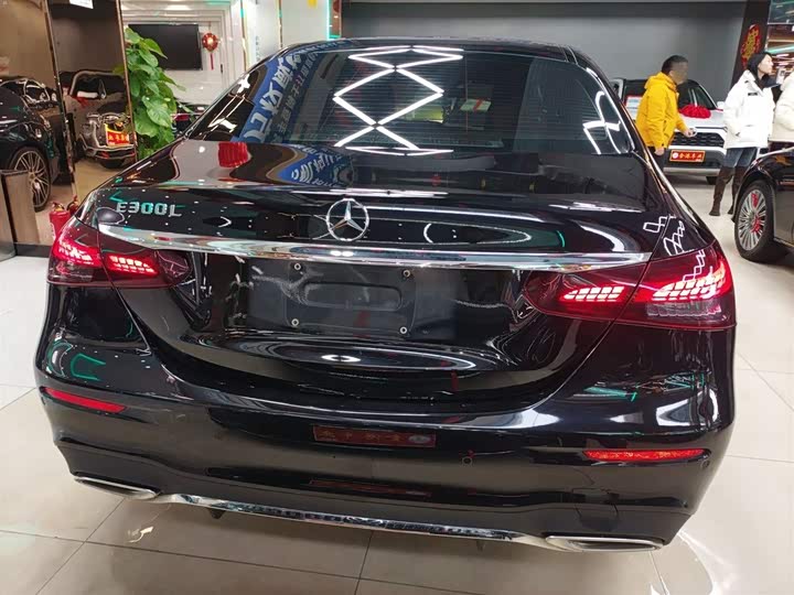 Фото 6 - Mercedes-Benz E-Class