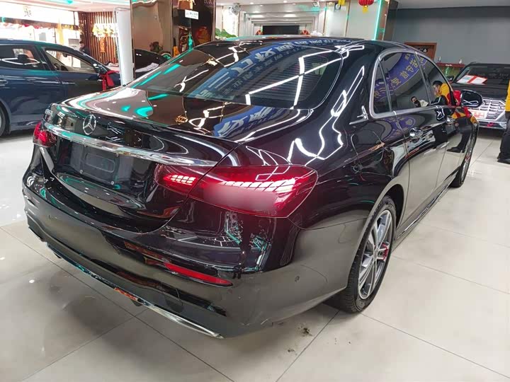 Фото 7 - Mercedes-Benz E-Class