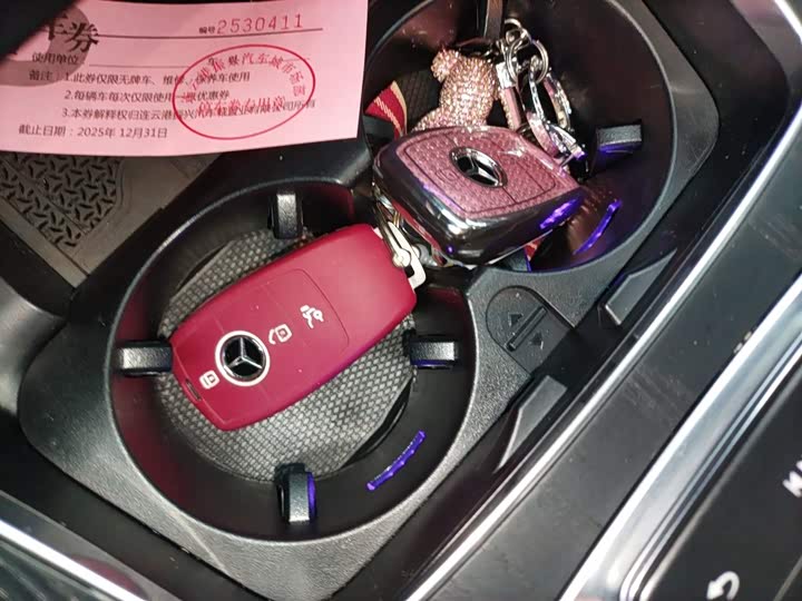 Фото 9 - Mercedes-Benz E-Class