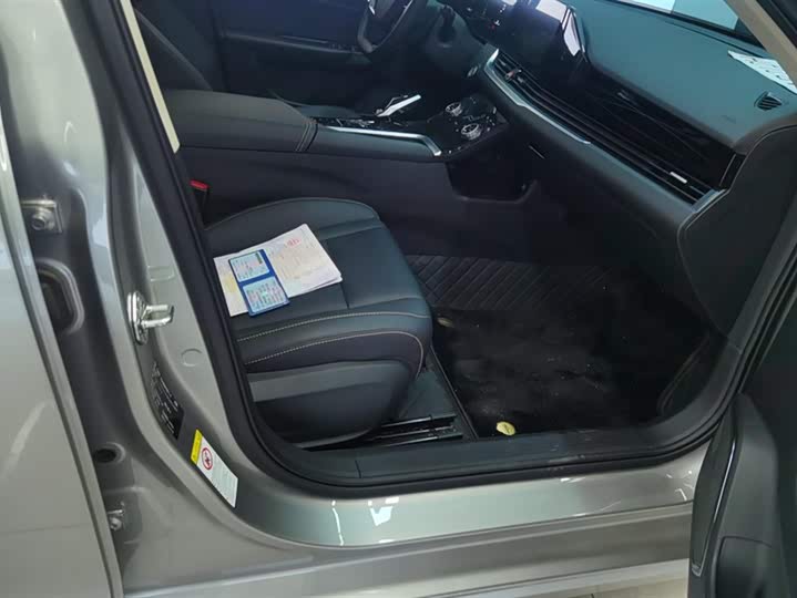 Фото 8 - Bestune B70