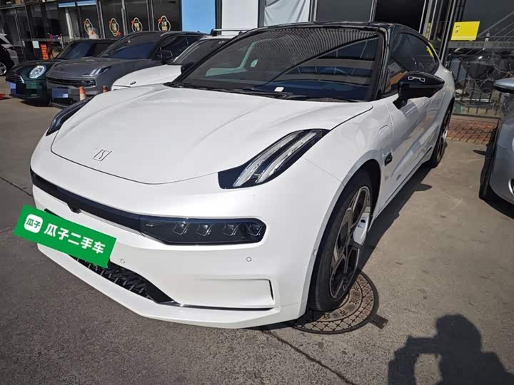 Фото 1 - Zeekr 001