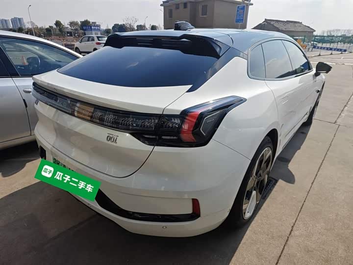 Фото 7 - Zeekr 001