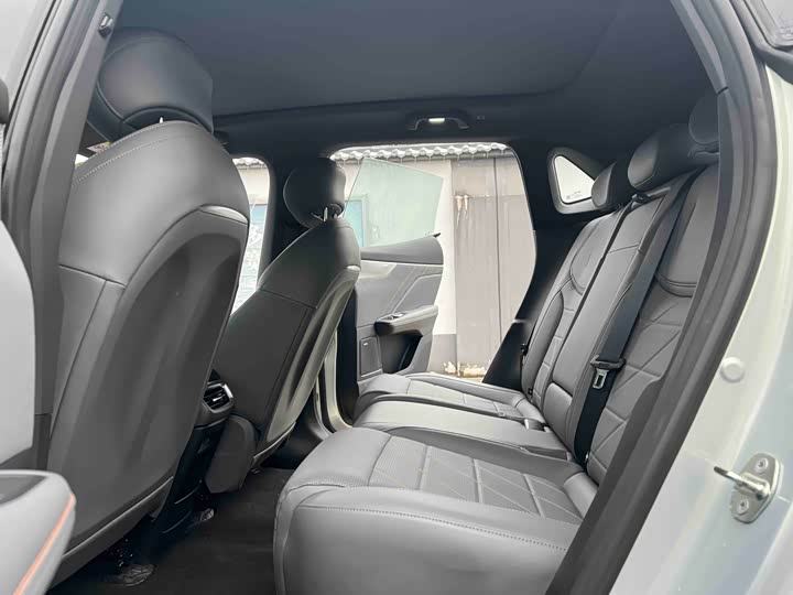 Фото 9 - Changan Deepal S05